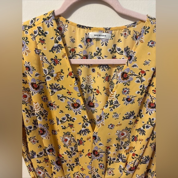 Max Studio Yellow Floral Blouse - Picture 6 of 10
